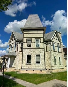 Продается 2-этажный коттедж, 300 м²