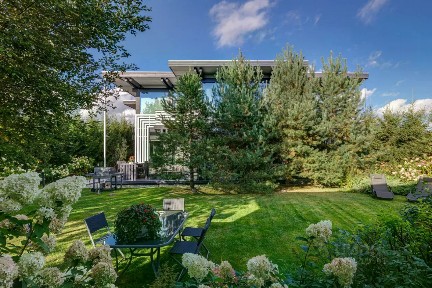 Продается 2-этажный дом, 320 м²