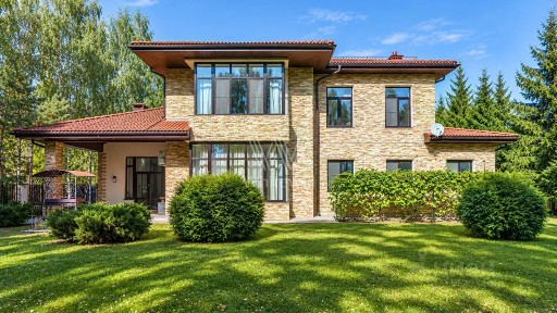 Продается 3-этажный коттедж, 360 м²