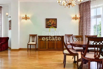 Продается 4-этажный дом, 495 м²