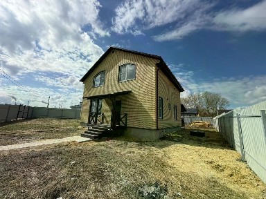 Продается 2-этажный дом, 169 м²