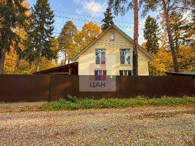 Продается 2-этажный дом, 145 м²