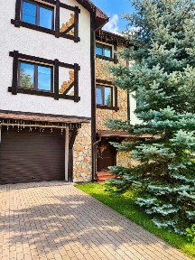 Продается 3-этажный таунхаус, 240 м²