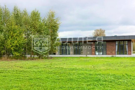 Продается 1-этажный коттедж, 385 м²