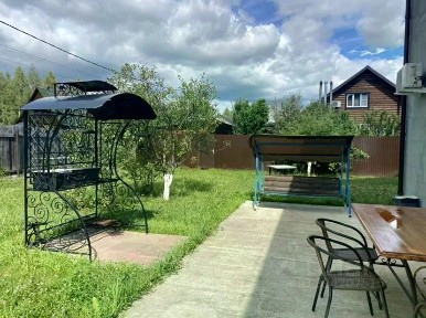 Сдается 3-этажный дом, 200 м²