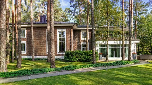 Сдается 3-этажный коттедж, 600 м²