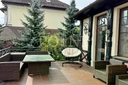 Сдается 3-этажный коттедж, 500 м²
