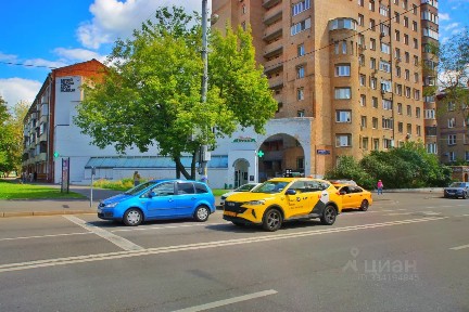 Продается торговая площадь, 306 м²