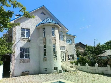 Продается 4-этажный дом, 444 м²