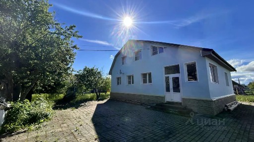 Продается 2-этажный дом, 210 м²