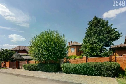 Продается 3-этажный дом, 246 м²