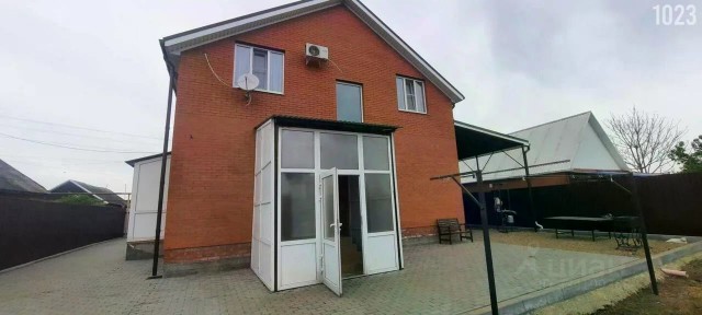Продается 2-этажный дом, 163 м²