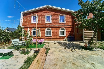 Краснодарский край, Краснодар, Прикубанский, Механизатор садовое товарищество, ул. Абрикосовая, 330