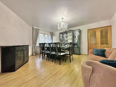 Продается 5-комн. квартира, 153,9 м²