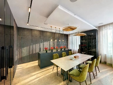 Продается 4-комн. квартира, 270 м²