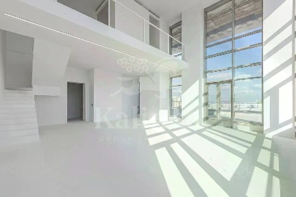 Продается многокомнатная квартира, 282 м²