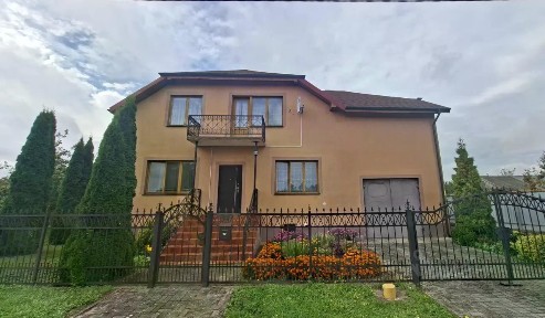 Продается 2-этажный дом, 326 м²