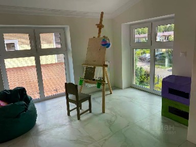 Сдается 2-этажный дом, 160 м²