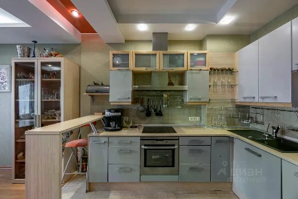 Продается многокомнатная квартира, 200,1 м²