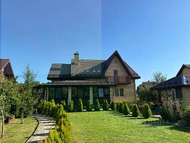 Продается 2-этажный дом, 240 м²