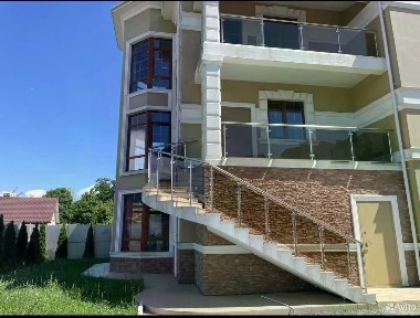 Продается 3-этажный дом, 530 м²
