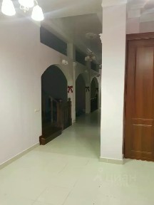 Сдается 2-этажный дом, 250 м²