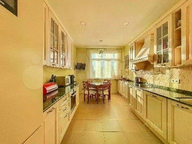 Продается 4-комн. квартира, 127 м²