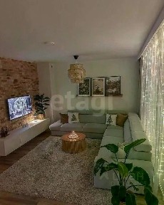 Продается 2-этажный дом, 339 м²