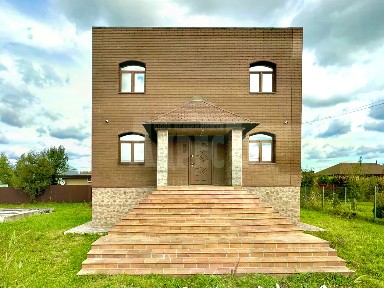 Продается 2-этажный дом, 250 м²
