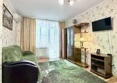 Продается 2-комн. квартира, 72 м²