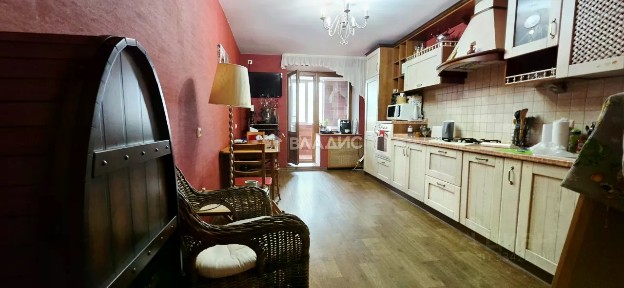 Продается 4-комн. квартира, 130 м²