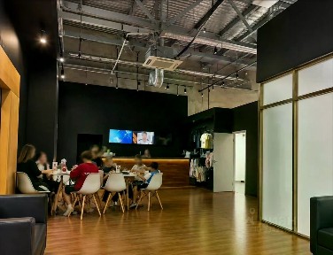 Сдается торговая площадь, 830 м²