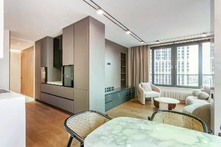 Сдается 4-комн. квартира, 107 м²