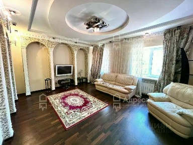 Сдается 3-этажный дом, 250 м²