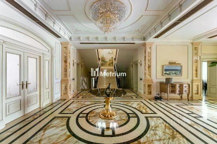 Продается 3-этажный коттедж, 1 500 м²