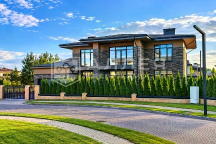 Продается 2-этажный коттедж, 485 м²
