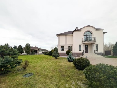 Продается 3-этажный дом, 438 м²