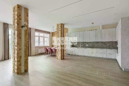 Продается 3-этажный дом, 230 м²