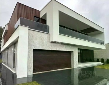 Продается 2-этажный дом, 560 м²