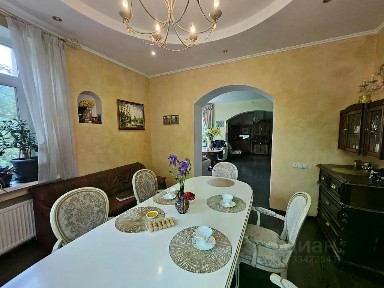 Продается 2-этажный дом, 400 м²