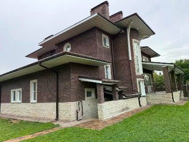 Продается 3-этажный дом, 403 м²