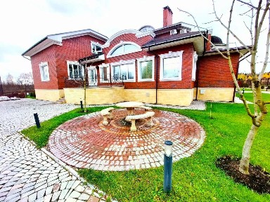 Продается 4-этажный коттедж, 1 110 м²