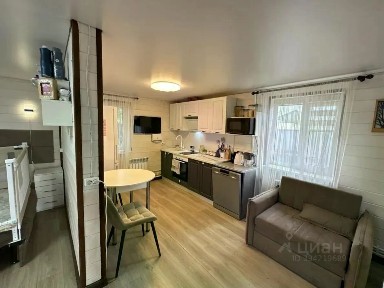 Продается 2-этажный дом, 102 м²