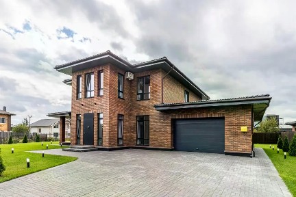 Продается 2-этажный дом, 300 м²