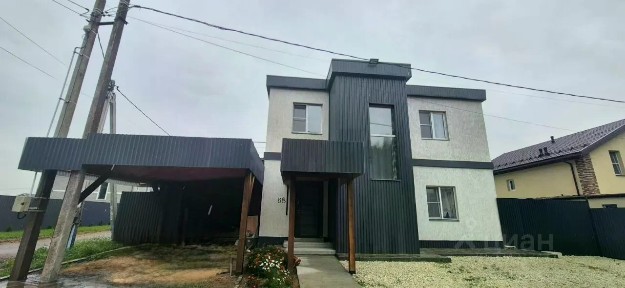 Продается 2-этажный дом, 220 м²