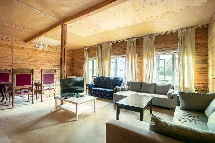 Продается 3-этажный дом, 500 м²