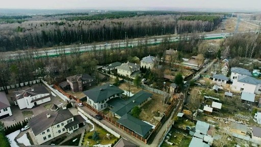 Продается 2-этажный дом, 572 м²