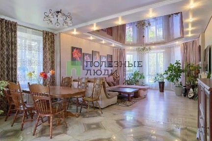 Продается 3-этажный коттедж, 262 м²
