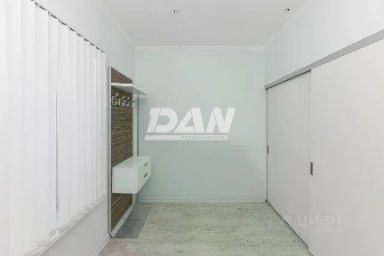 Сдается 3-этажный дом, 240 м²