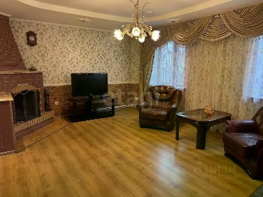 Сдается 3-этажный дом, 334,2 м²